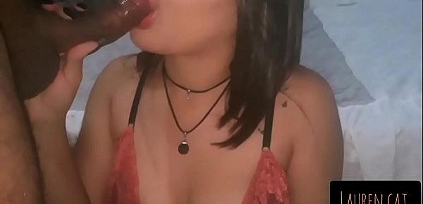 Gata boqueteira ama tomar gozada na boca